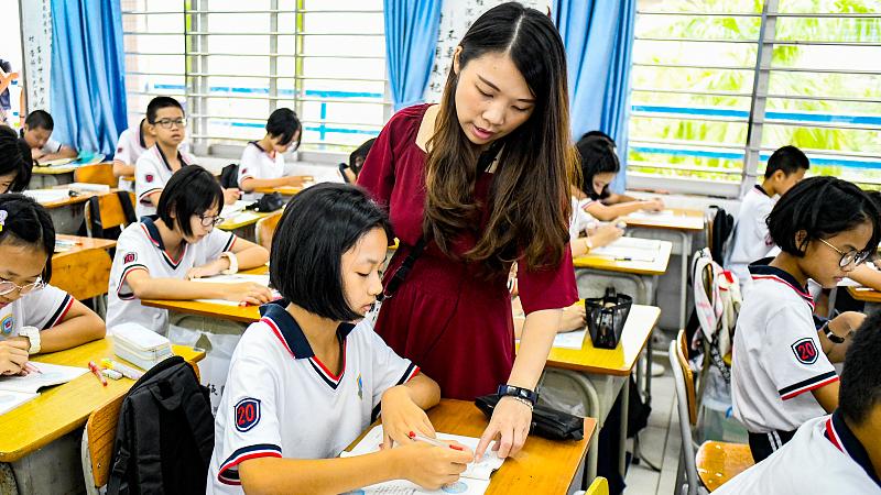 教师|教师成为令人羡慕的职业，你想成为一名教师吗？也许有些误解！