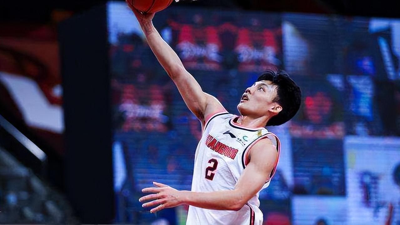 宏远集团|宏远速递！徐杰续约签大合同，胡明轩度假很嗨，威姆斯遭球迷包围