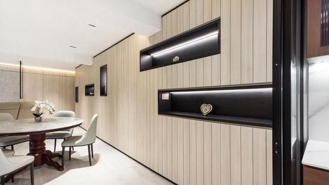 130㎡的房子，餐厅对面一整面墙多功能柜，我确定当初的决定没错