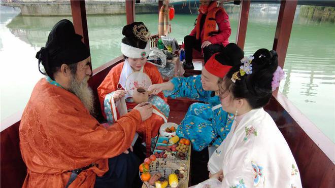 围炉煮茶成为成都年轻人新宠