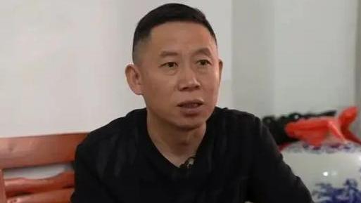 |孙海洋晒视频在店里忙碌，直言小吃在欧美有市场，自嘲英文不过关