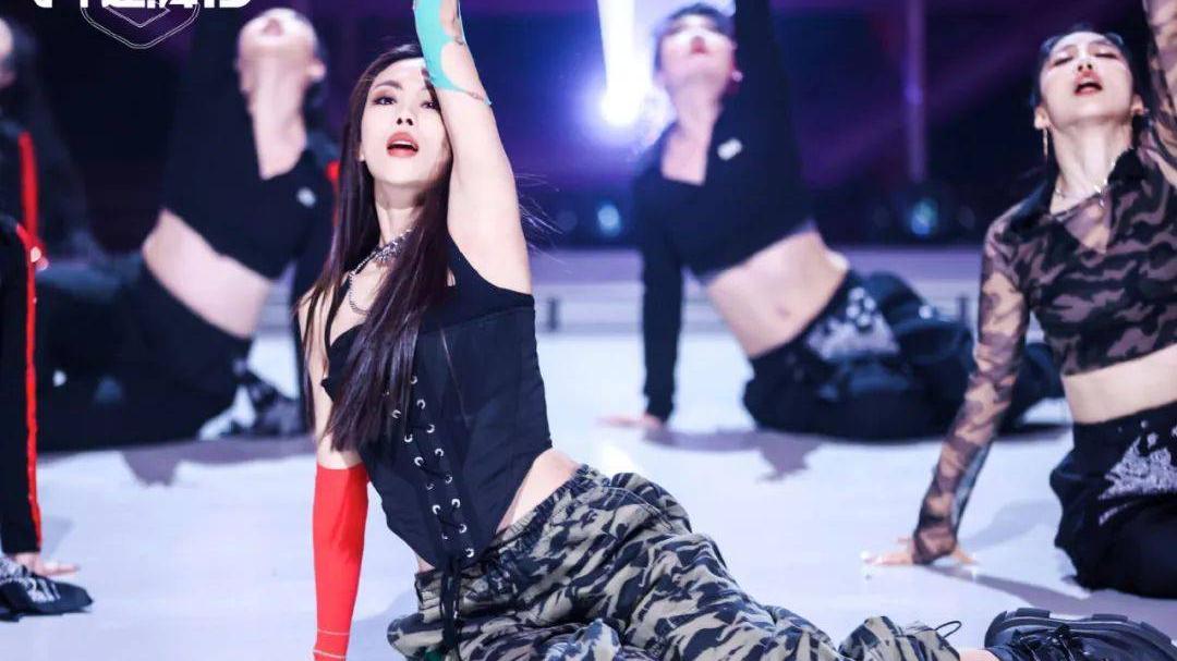 齐舞|“团魂”这门玄学，终于有个综艺拿捏住了