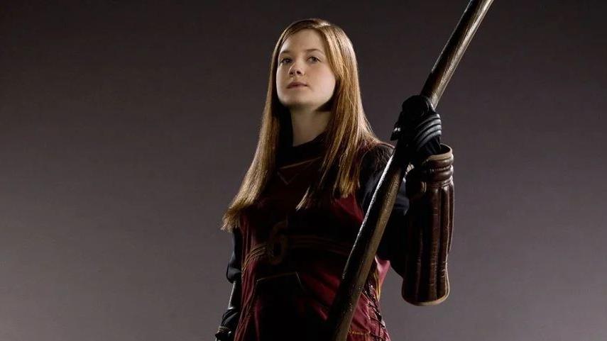 |《哈利波特》：曾公开表白哈利，小说中才有的金妮故事