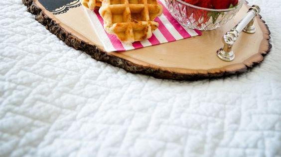 别小瞧1块木板，摇身一变为书桌，餐桌，餐垫，你可能“高攀不起”