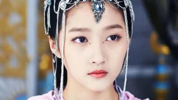 彭昱畅|最新八卦汇总：关晓彤，彭昱畅，周冬雨，宋威龙