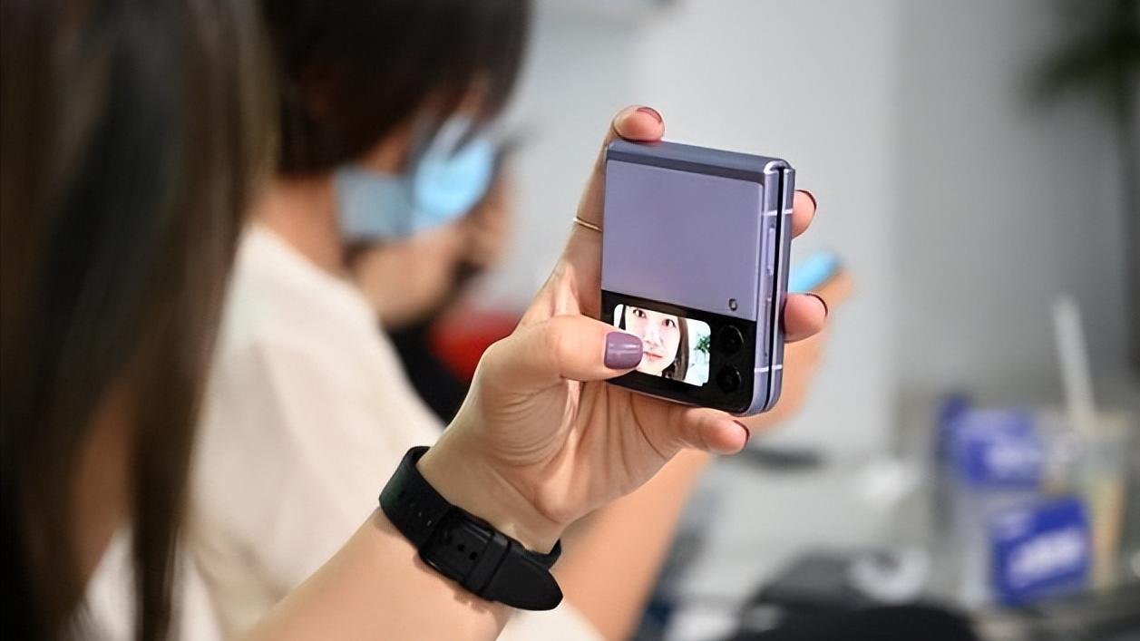 |骁龙8 Plus+3400毫安电池，三星两款折叠屏入网，续航怎么样？