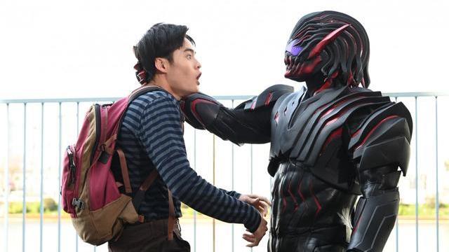 acgn漫评|假面骑士revice第36话先行图身体残破不堪让观众无比心疼的大二