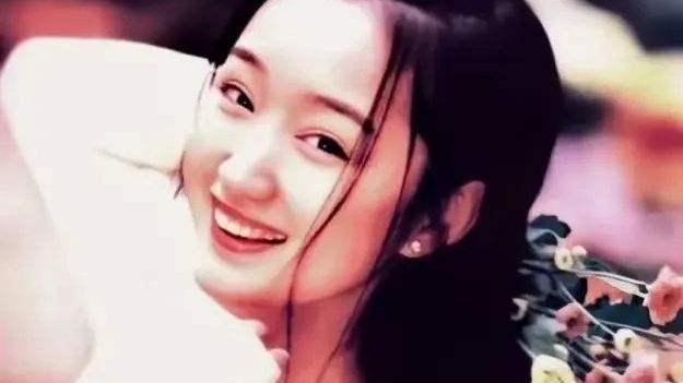 杨钰莹: 一段感情伤她至今, 不想再谈情, 51岁单身专心搞事业