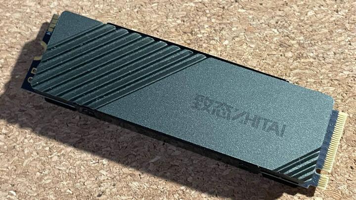 |国产SSD已经崛起，有致态和阿斯加特！就等DDR5内存条了