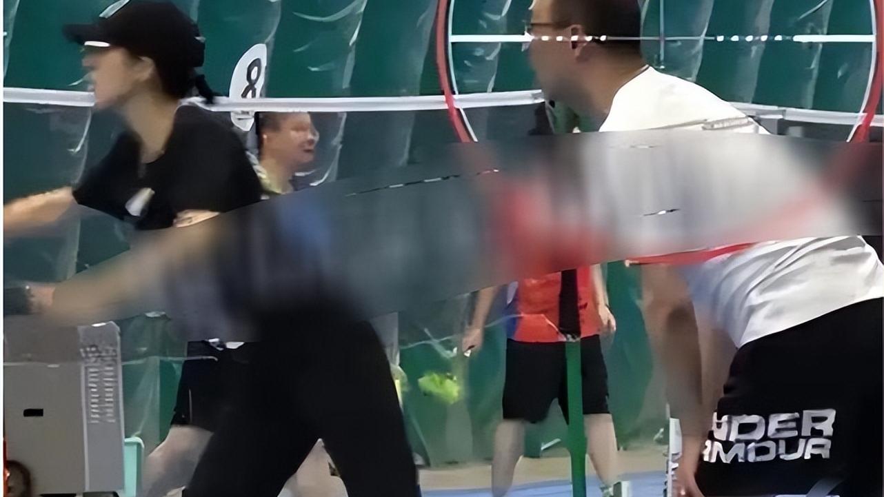 章子怡|汪峰脱发好严重！和章子怡运动差距大，他变油腻大叔章子怡却更美