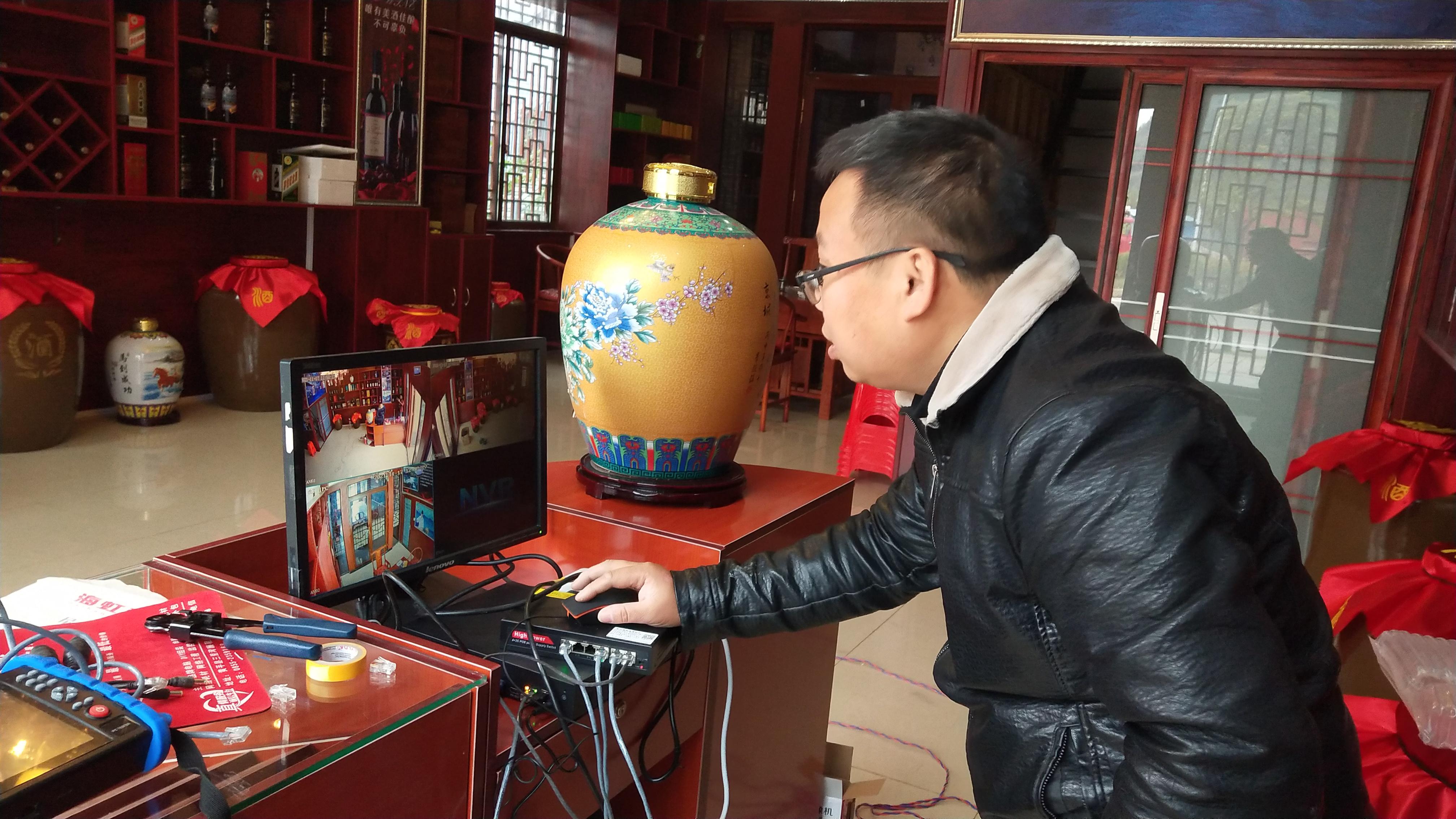 给朋友安装四个摄像头，结果年都过得不开心，千万别做朋友的生意