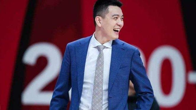 广东男篮|CBA三消息：广东送出保守合同，马力克惨遭淘汰，杨鸣盼主场作战