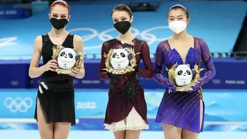 俄罗斯队|俄罗斯女子花滑：来时桃园三结义，走时三国演义