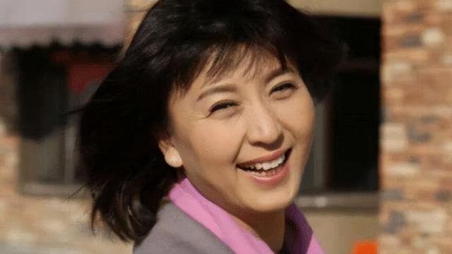 Angelababy|闫学晶：20岁一婚，深得继女喜欢，二婚嫁富豪后，45岁高龄生二胎