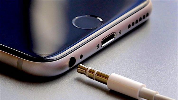 TCL|智能手机上那些被“淘汰”的功能，真的过时了吗