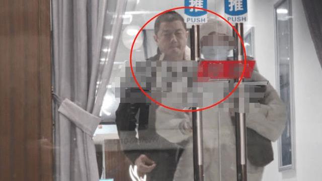 李亚鹏|李亚鹏近况曝光，私下去按摩，打扮低调身形略有发福