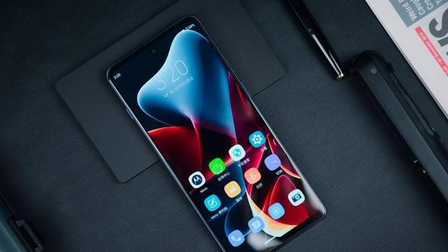 摩托罗拉|摩托罗拉太拼了，12GB+512GB掉到2479，不会再降了