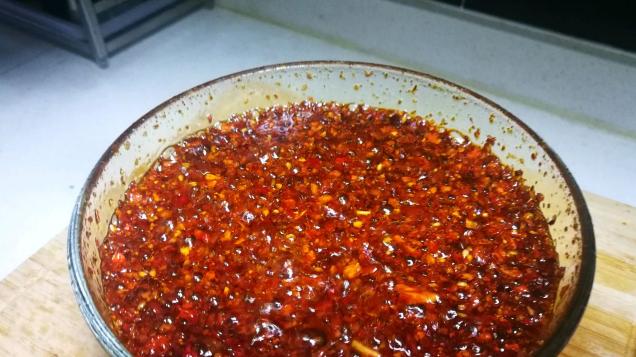 油泼辣子|做油泼辣子，别再直接泼热油，教你正确做法，又红又亮，又香又辣