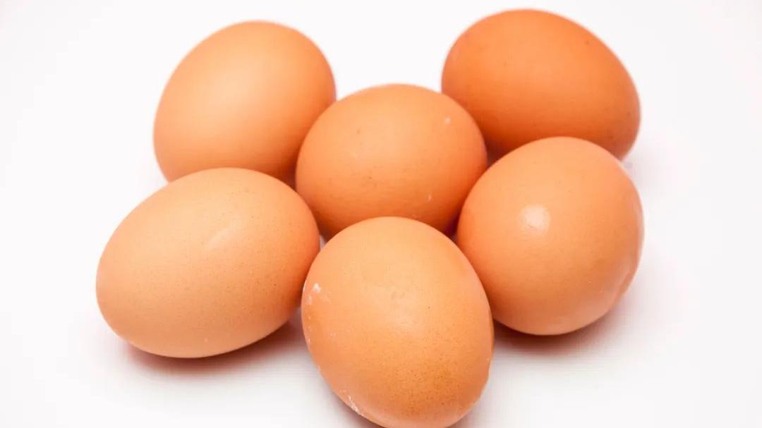鸡蛋生吃更健康？每天只能吃一个？这些鸡蛋的迷之传说孰真孰假