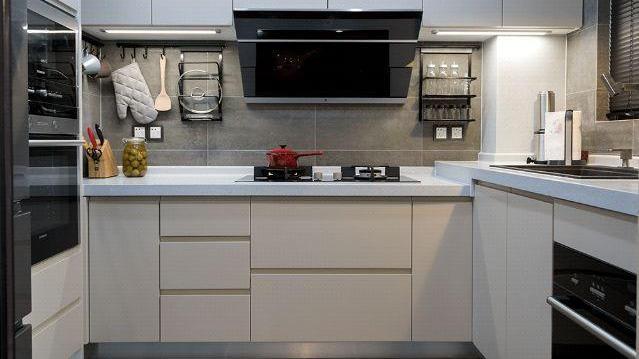 老公非要在餐厅做一排柜子，装修完太好用，邻居都快把门槛踏平了