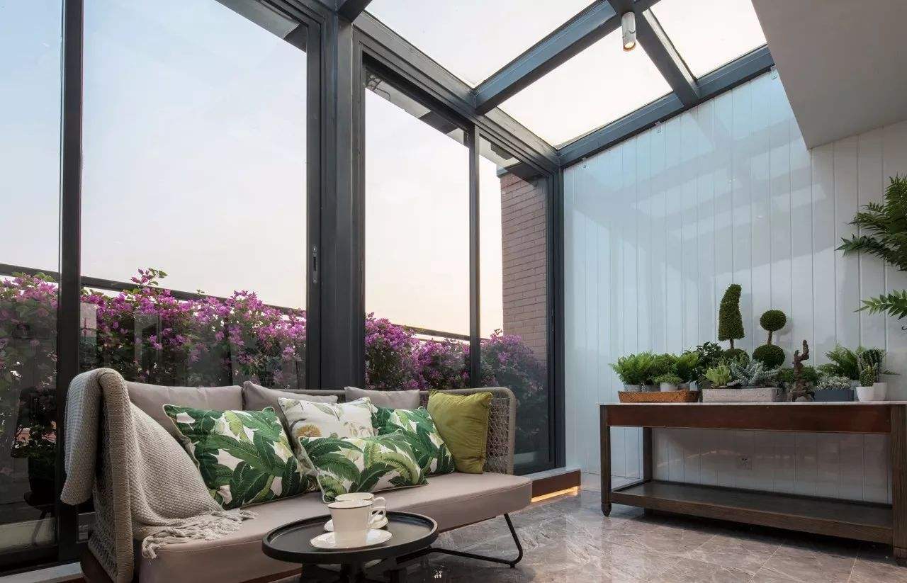 还为阳光房太热发愁吗，学会以下几点，你也能拥有舒爽的休闲空间