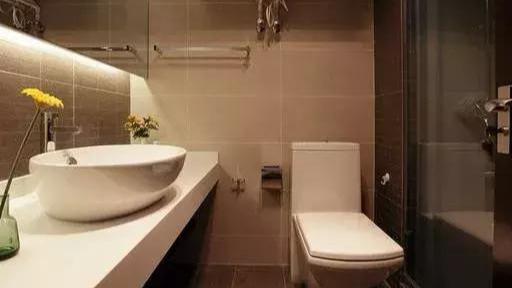 卫生间返臭，总是找不到原因？别瞎忙活了，问题出在这4个地方！