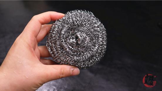 自从把3个钢丝球塞进塑料瓶，老公抢着进厨房，看完抓紧做一个！