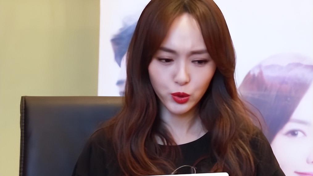 唐嫣|嫁给罗晋4年后，唐嫣沦为胡歌新戏女配：她到底哪一步走错了？