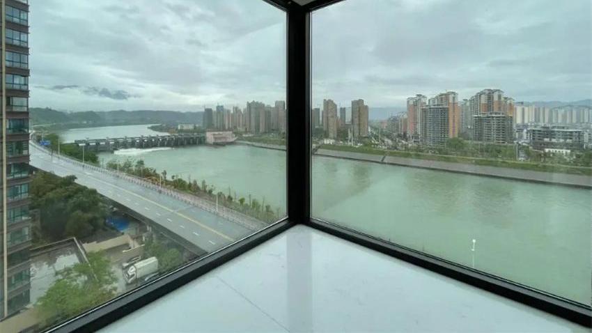 为何阳台改成大落地窗并不合理？看完这5点对比，就明白了