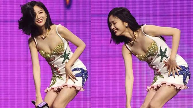 吴宣仪|吴宣仪演出旧照被翻出，穿低领长裙大秀曲线美，引起热议