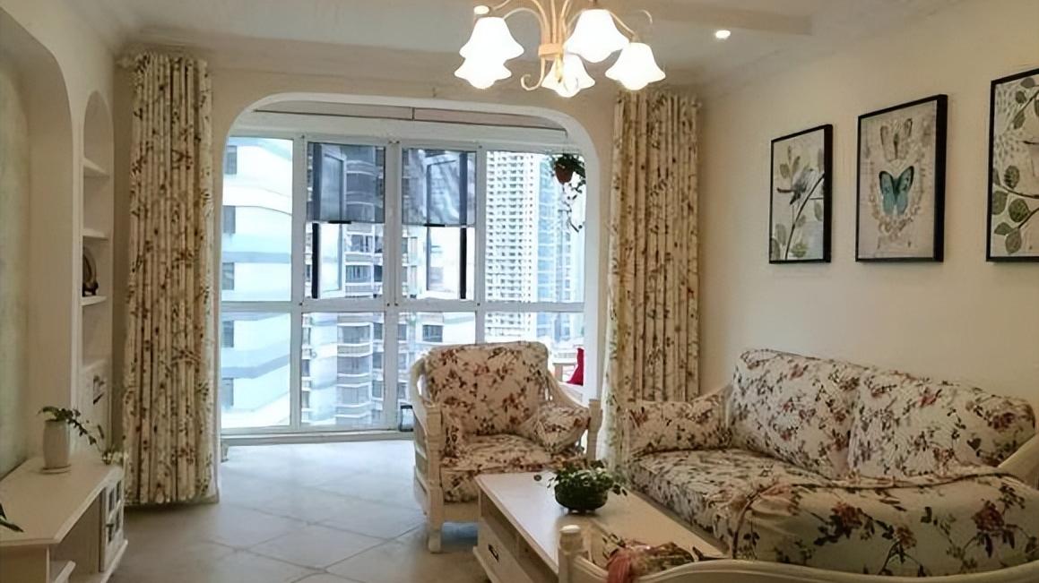 向父母借15万来装修的美式风格，生活水平骤降，连水都不敢喝了