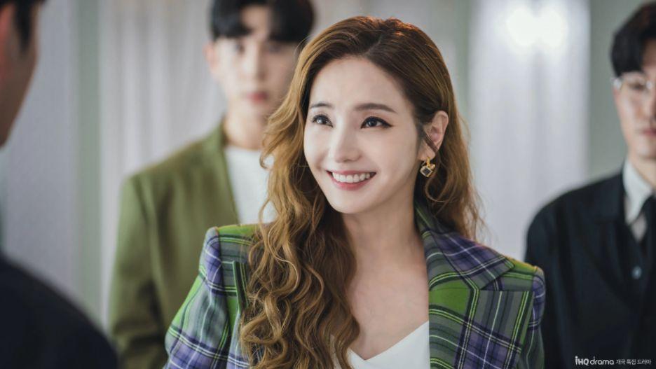 宋慧乔|41岁韩彩英复出，整容后遗症明显，新剧《赞助人》经不起推敲