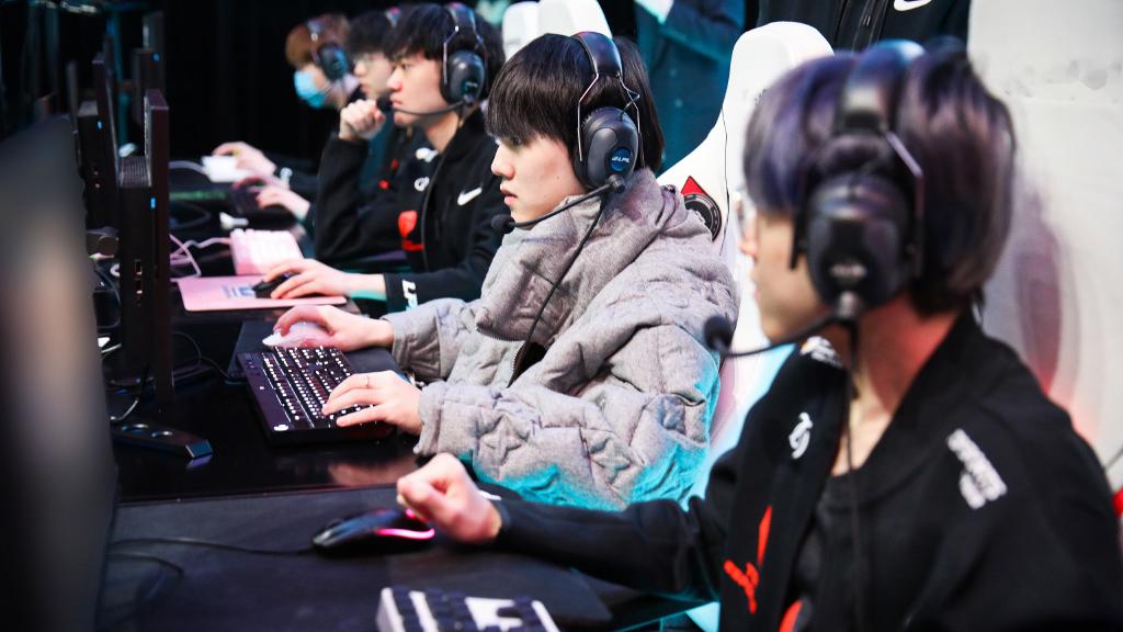 tes战队|把Faker逼入绝境的辅助公开求职！网友艾特TES：机会来了