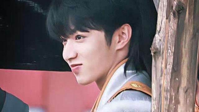 华晨宇|《萌探探探案2》路透：华晨宇郑业成鲜衣怒马，杨颖饰演小乔！