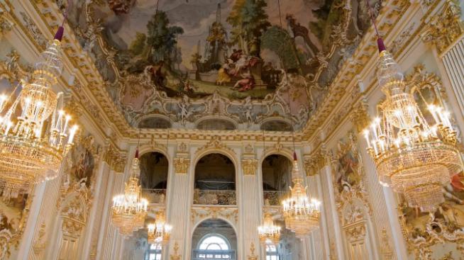 |宁芬堡宫，是欧洲最美的巴洛克式官殿之一，也是宫殿文化中心之一