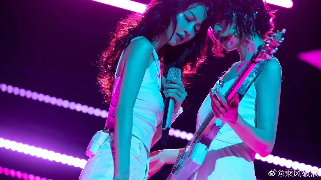 薛凯琪|年少爆红却突然自杀，消失10年后一夜刷屏全网：她回来了！