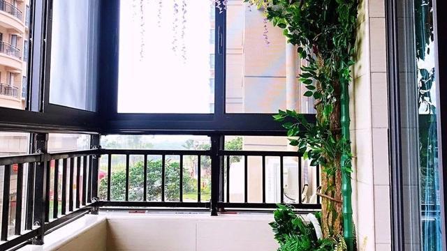 如今谁还砌红砖包阳台排水管，直接裹一圈麻绳，成本2块钱不到！