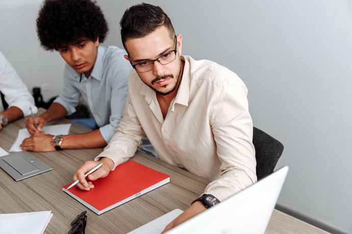 |领导最讨厌下属说的3句话，千万别成“口头禅”，影响职业发展