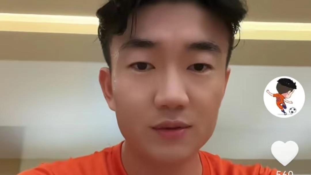泰山队|泰山队22赛季球衣：橙白相间！简洁大气！戴琳穿上真霸气