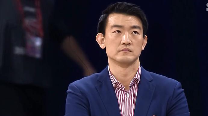 奥卡福|奥卡福5分1板，被莫兰德完爆，球风太软不敢对抗，难怪NBA不要你