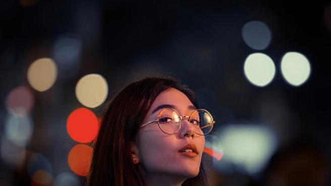 网约车司机跨城约见女网友，来的竟是自己老婆，而他还毫不介意！