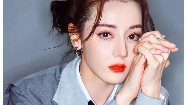 迪丽热巴|热巴的演技和抗剧能力很强，《与君相识》扮演的九尾狐体现的更是温柔可爱