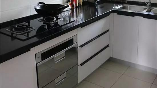 不顾家人反对买顶楼，没想到装好后，单单阳光房就让大家心服口服！