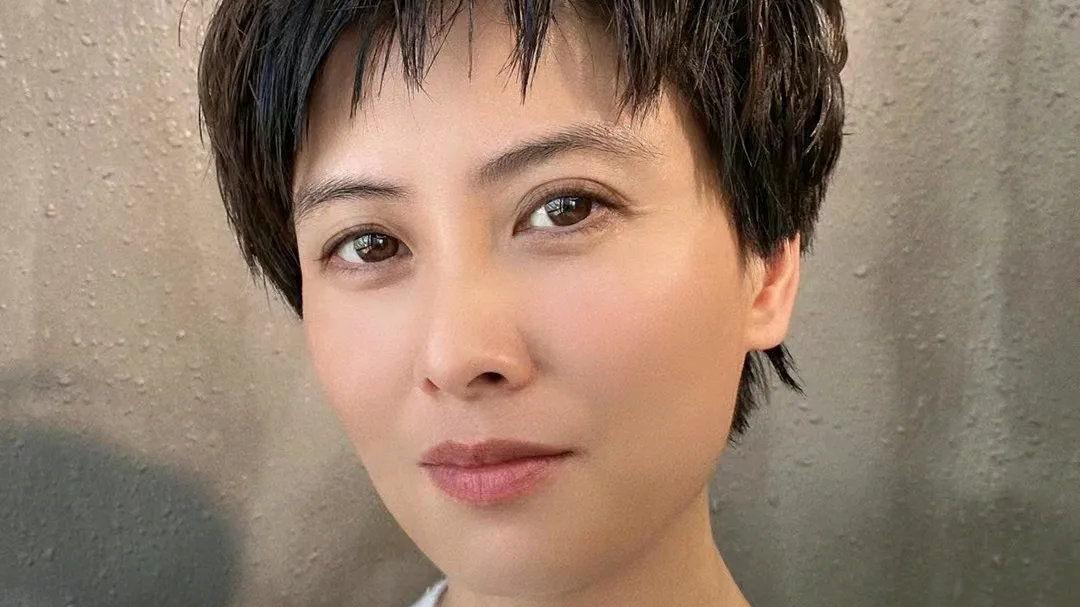 空腹 2022夏日最火女发，长度不过肩，清爽还瘦脸
