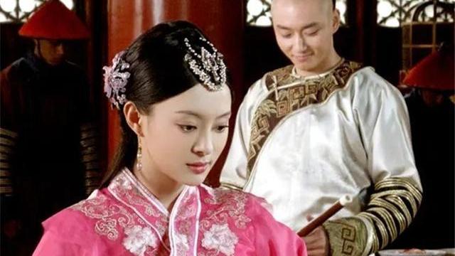 甄嬛传|甄嬛传：甄嬛未进宫前，就处心积虑做纯元替身，看她让芳若做了啥