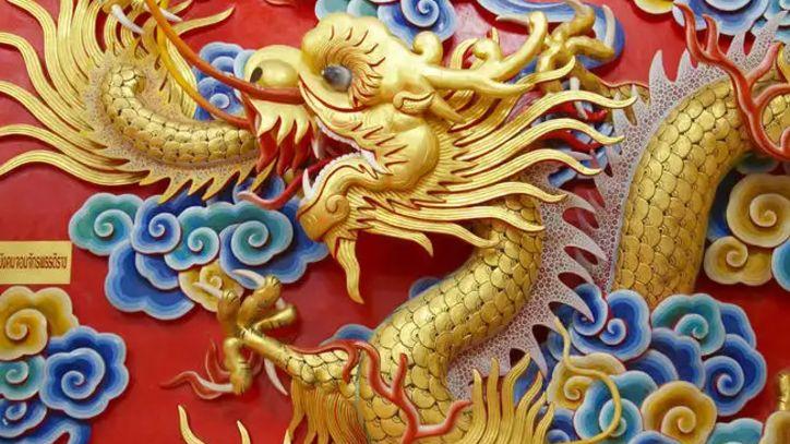 玉雕|农民捡到“弯钩”竟是玉器，卖了30块钱，现价值不可估量