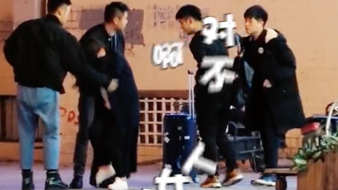 吴彦祖|唐山打人事件第10天，吴彦祖、何炅、李荣浩同时被顶上了热搜