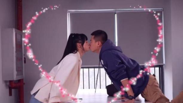 吻戏|《陈翔六点半》上演吻戏了，冷檬和王炸成情侣？陈翔亲自回应