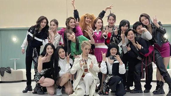 于文文|《乘风破浪》公演被指有剧本，王心凌队淘汰两位，于文文队意难平