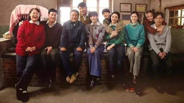 殷桃|殷桃《人世间》聚餐匿名收到礼物, 问雷佳音谁送的? 宋佳回复超好笑